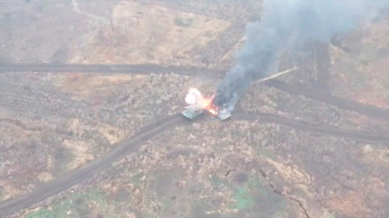 Мотострелки и бойцы ВДВ уничтожили артиллерией и FPV-дронами две ББМ ВСУ