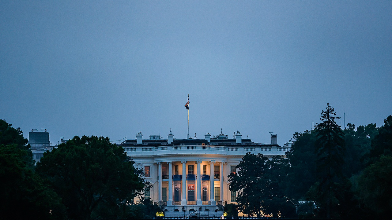 В Белом доме назвали эффективным процесс передачи власти Трампу