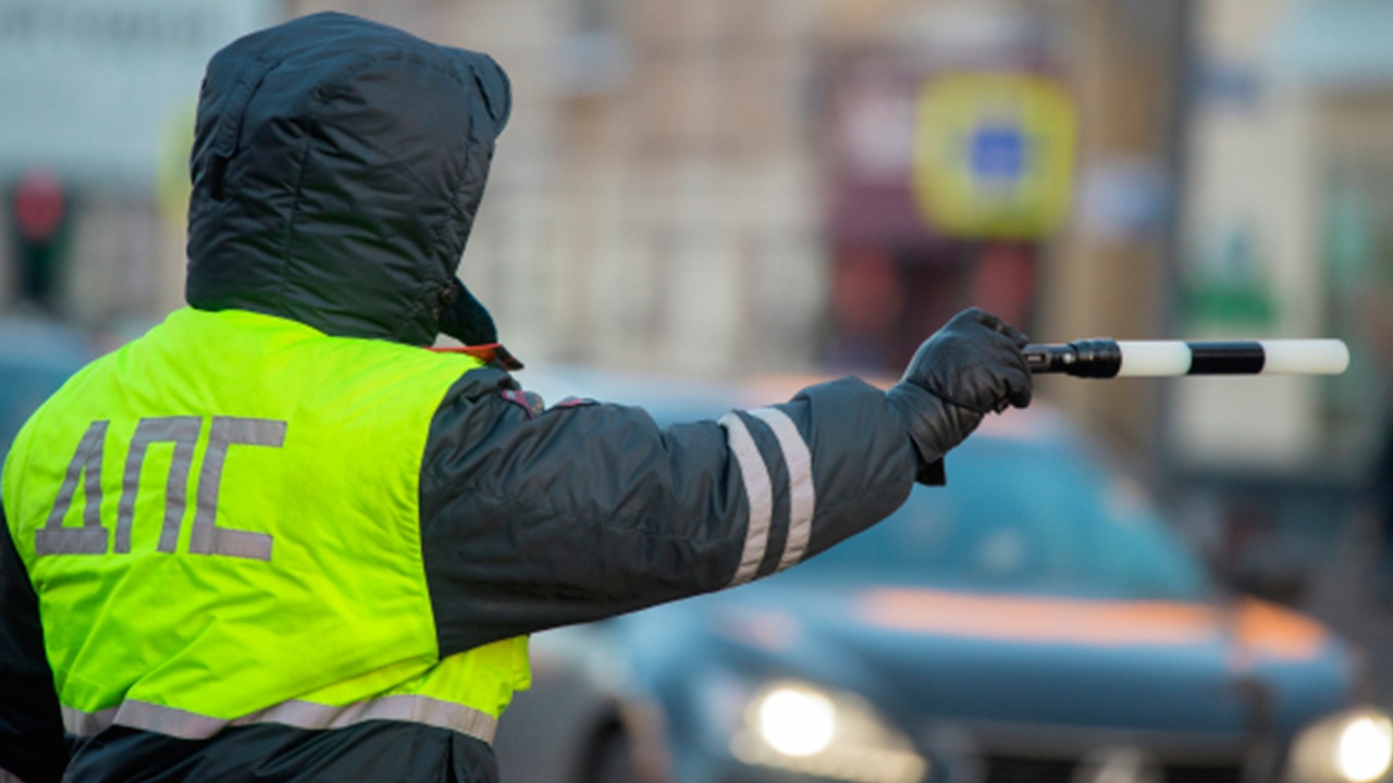 Две машины рухнули в реку в Санкт-Петербурге за сутки