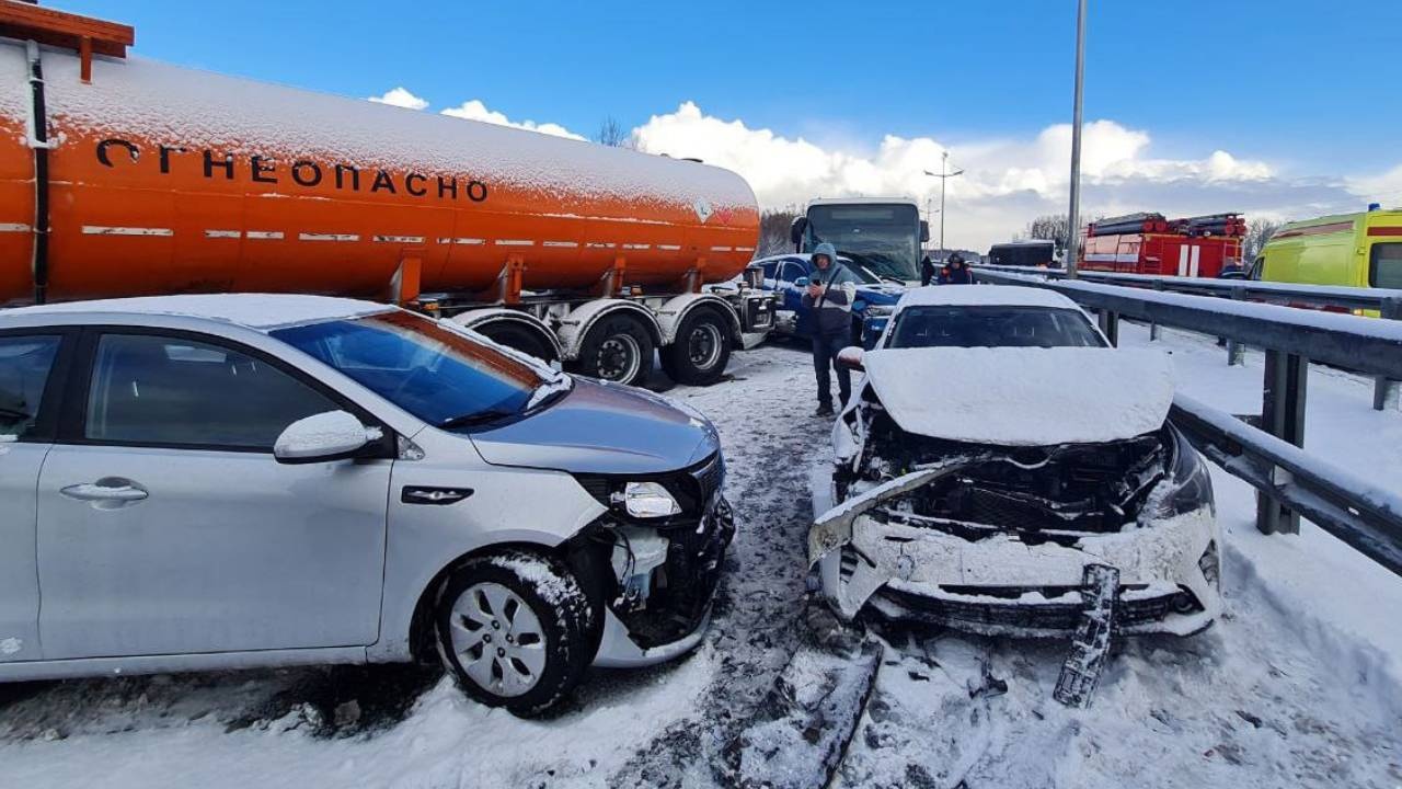 На трассе под Калининградом столкнулись 26 машин