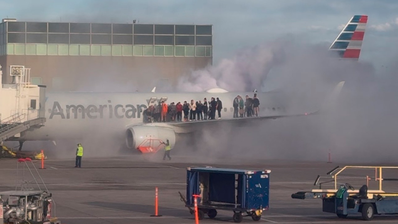 При посадке в Денвере загорелся самолет American Airlines