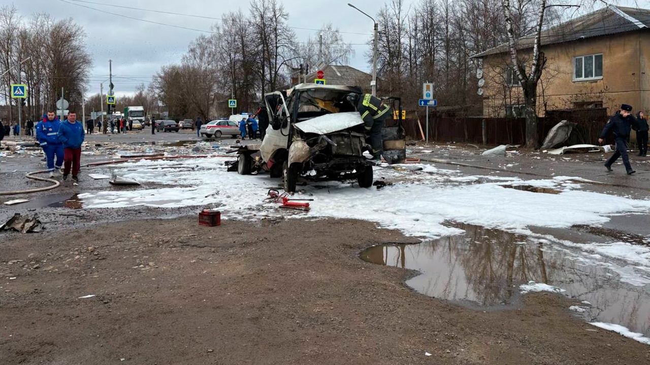 В Тверской области взорвался грузовик с газовыми баллонами