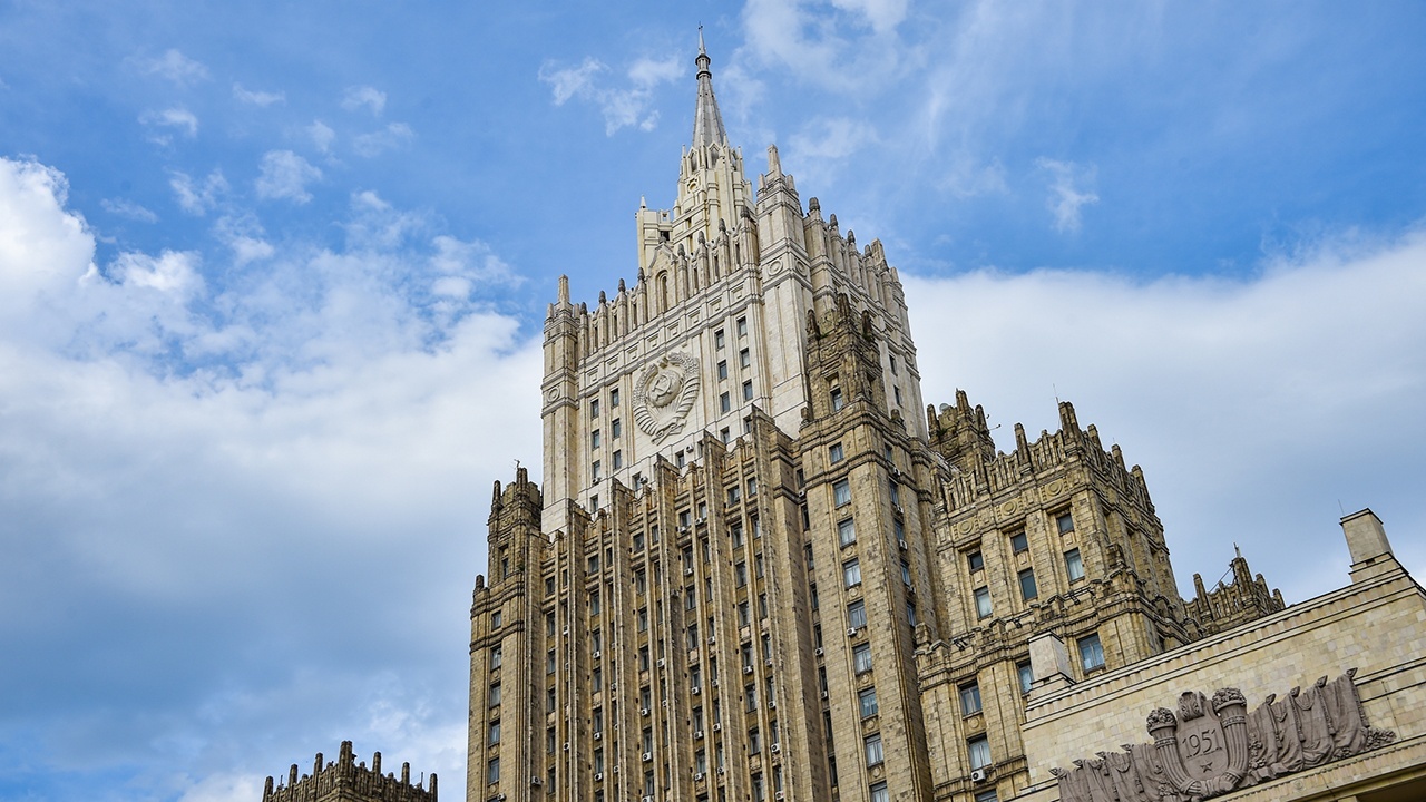 МИД: боевики намеренно в праздник ударили по рынку в Алешках МИД: боевики намеренно в праздник ударили по рынку в Алешках