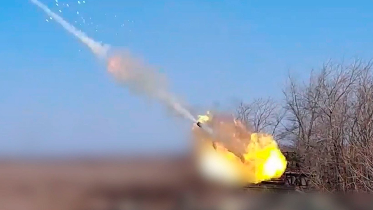 «Мста-С» ударила по целям боеприпасом «Краснополь» у села Богатырь «Мста-С» ударила по целям боеприпасом «Краснополь» у села Богатырь