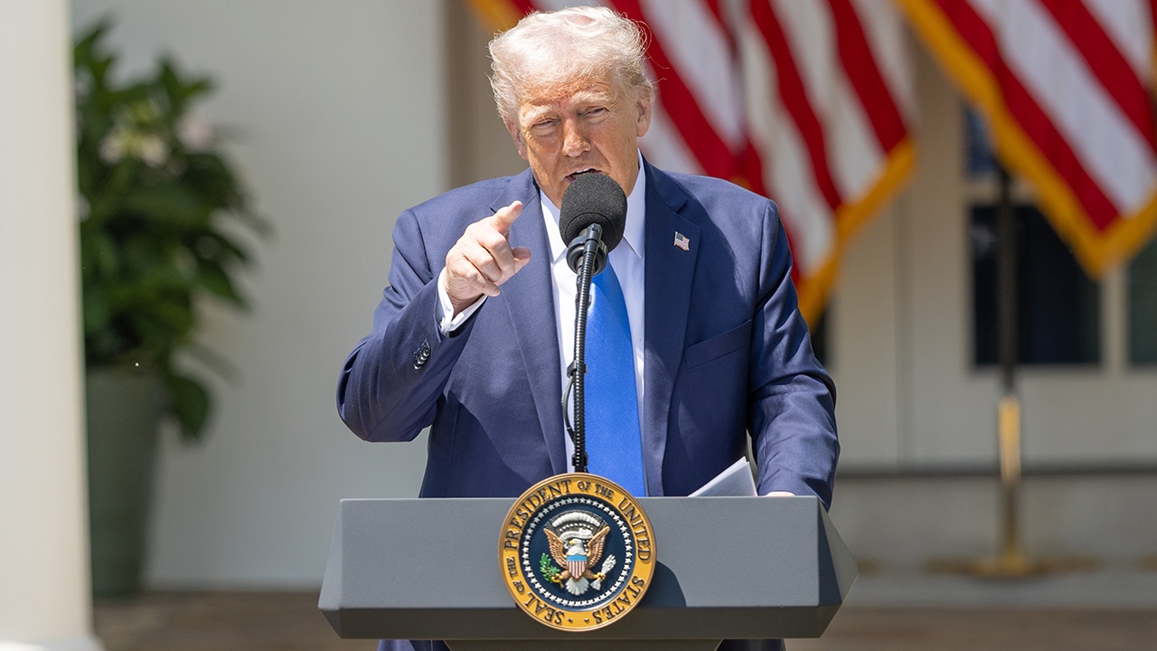 Трамп допустил введение вторичных санкций против партнеров РФ Трамп допустил введение вторичных санкций против партнеров РФ