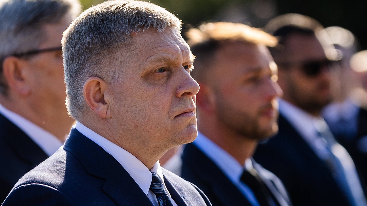 Фицо заявил, что приедет в Москву 9 Мая, несмотря на угрозы Зеленского Фицо заявил, что приедет в Москву 9 Мая, несмотря на угрозы Зеленского
