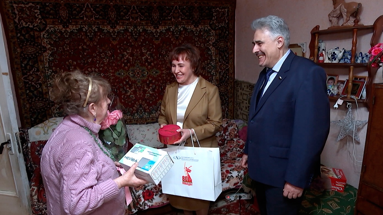 В Москве в преддверии 80-летия Победы поздравили ветеранов радиовещания В Москве в преддверии 80-летия Победы поздравили ветеранов радиовещания