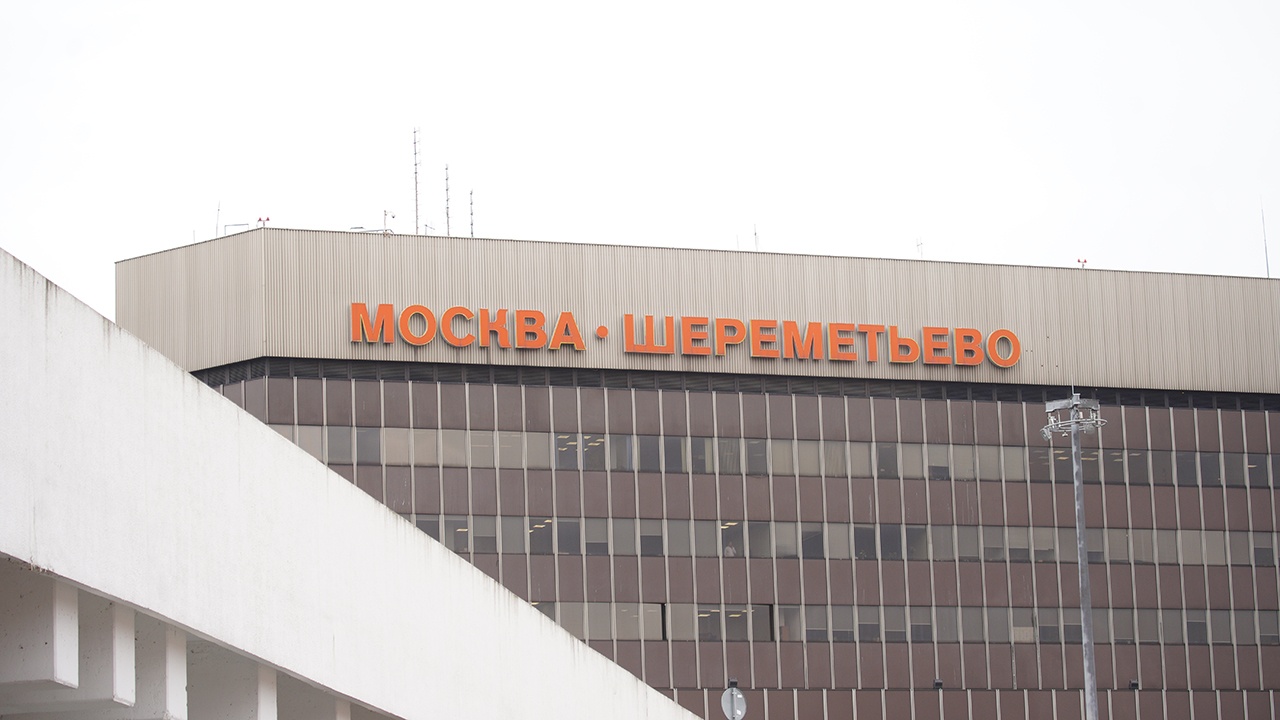 Аэропорты Внуково и Шереметьево возобновили работу после введенных ограничений Аэропорты Внуково и Шереметьево возобновили работу после введенных ограничений
