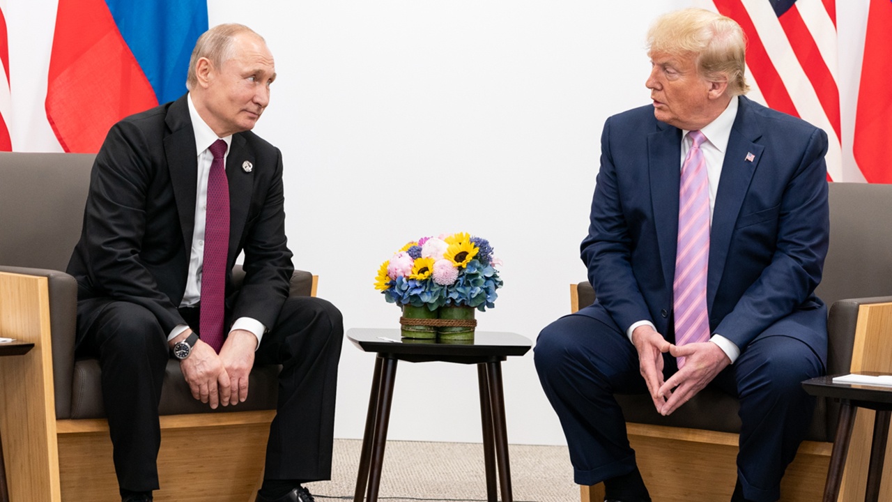 Ушаков: Россия и США движутся к встрече Путина и Трампа Ушаков: Россия и США движутся к встрече Путина и Трампа