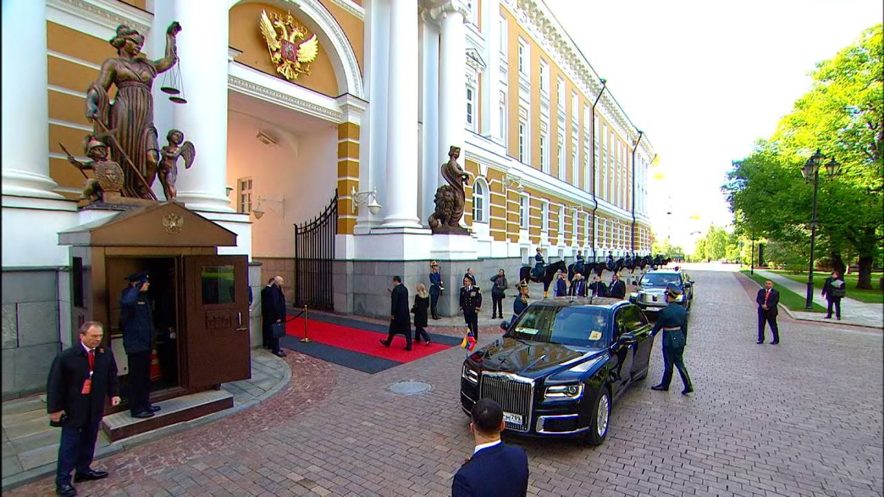 Иностранные гости прибыли в Кремль на Парад Победы Иностранные гости прибыли в Кремль на Парад Победы
