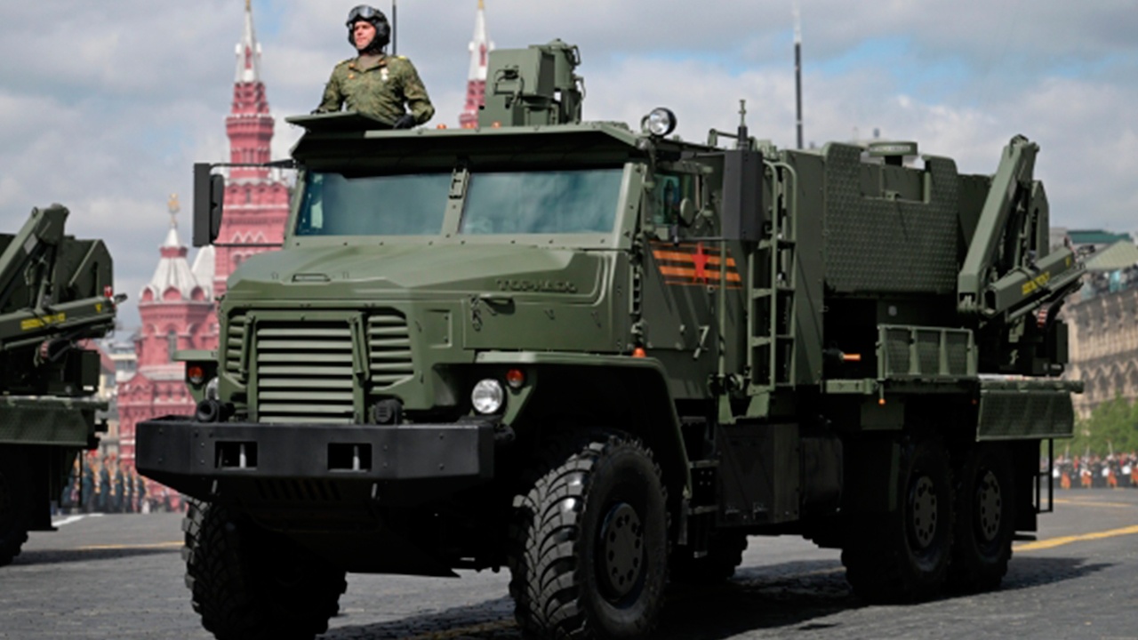 Эксперт назвал преимущества ТОС-2 и «Мальвы», представленных на Параде Эксперт назвал преимущества ТОС-2 и «Мальвы», представленных на Параде