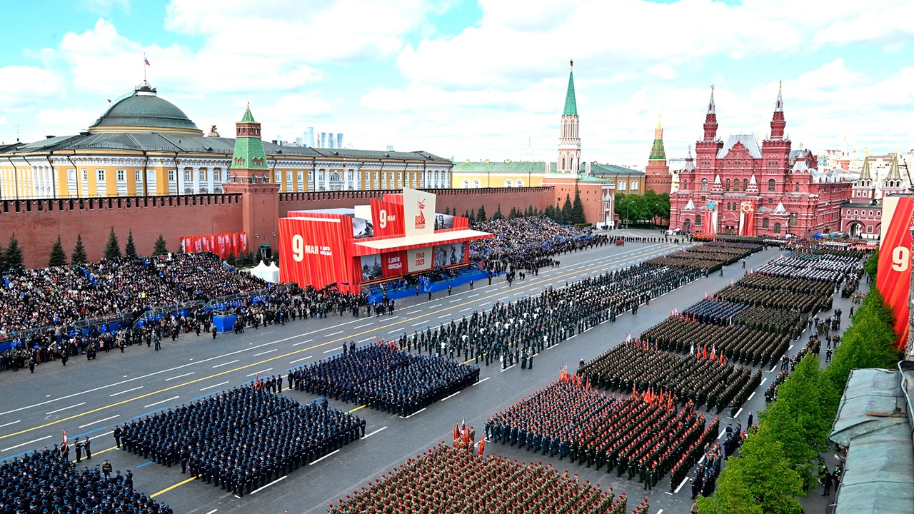 Мадуро назвал грандиозным военный парад на Красной площади в Москве Мадуро назвал грандиозным военный парад на Красной площади в Москве