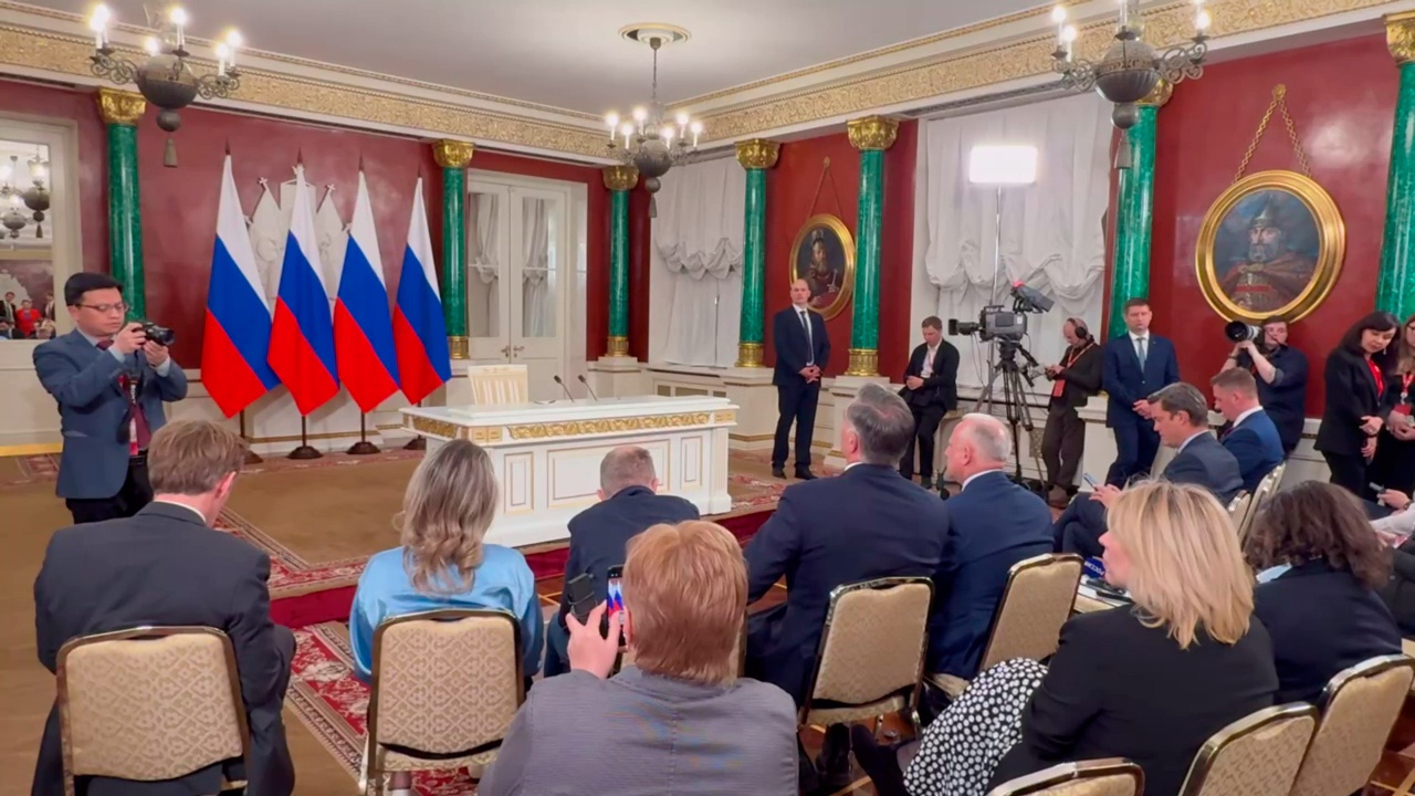 Кремль анонсировал важное заявление Путина перед зарубежными журналистами Кремль анонсировал важное заявление Путина перед зарубежными журналистами