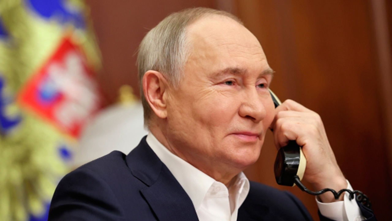 Путин и Эрдоган провели телефонный разговор Путин и Эрдоган провели телефонный разговор