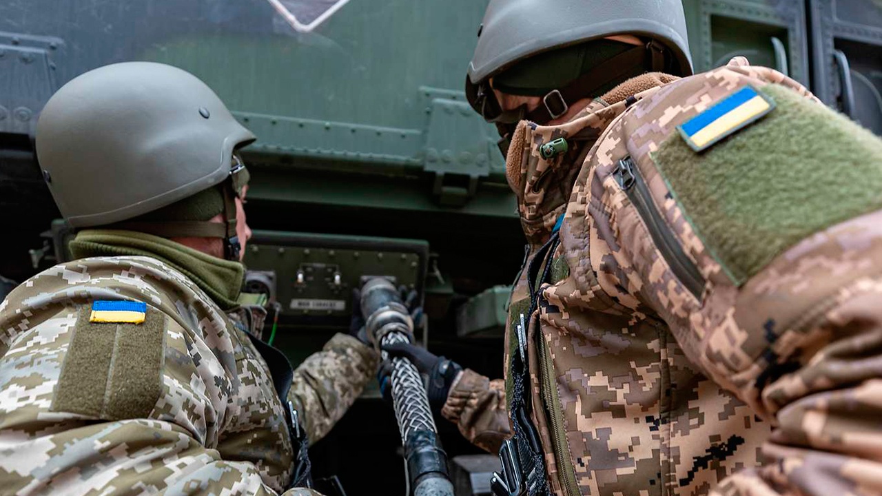 Евросоюз направит 900 млн евро от активов РФ на оружие для Украины Евросоюз направит 900 млн евро от активов РФ на оружие для Украины