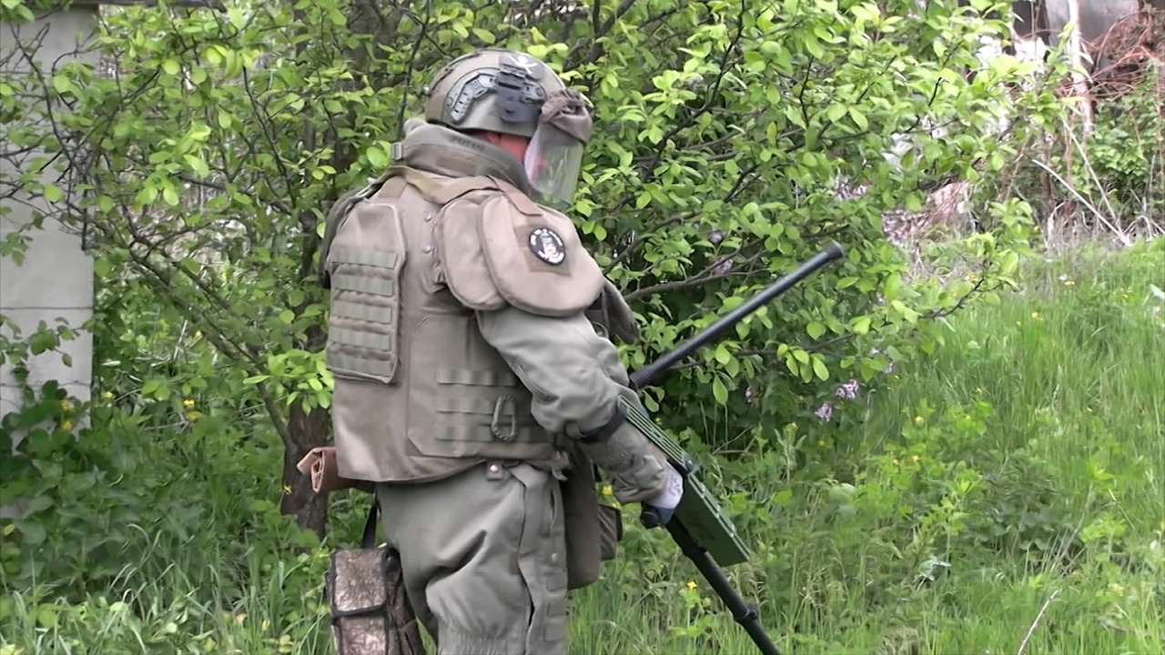 Саперы обнаружили склады с боеприпасами в сараях в Курском приграничье Саперы обнаружили склады с боеприпасами в сараях в Курском приграничье