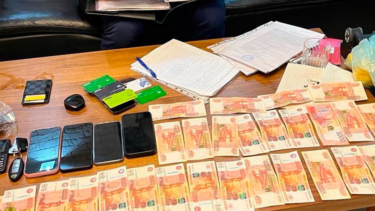 Главу минпромторга Новосибирска задержали по делу о мошенничестве Главу минпромторга Новосибирска задержали по делу о мошенничестве