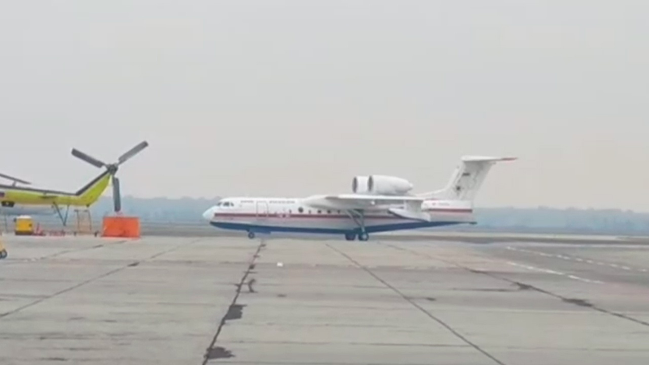 Самолет-амфибия Бе-200ЧС прибыл в Забайкалье на тушение лесных пожаров Самолет-амфибия Бе-200ЧС прибыл в Забайкалье на тушение лесных пожаров