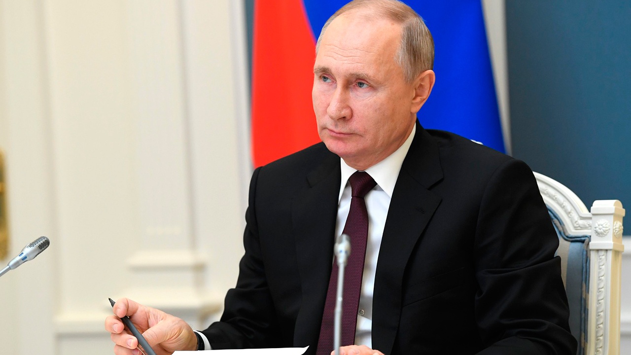 Путин определил состав экспертной группы для переговоров в Стамбуле Путин определил состав экспертной группы для переговоров в Стамбуле