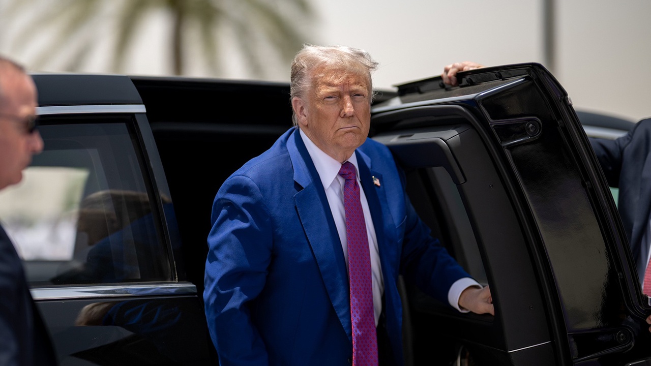 Опрос: рейтинг одобрения Трампа вырос до 44% Опрос: рейтинг одобрения Трампа вырос до 44%