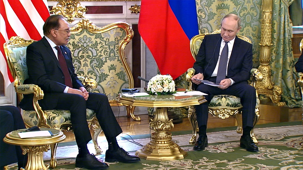 Путин назвал Малайзию надежным и значимым партнером России Путин назвал Малайзию надежным и значимым партнером России