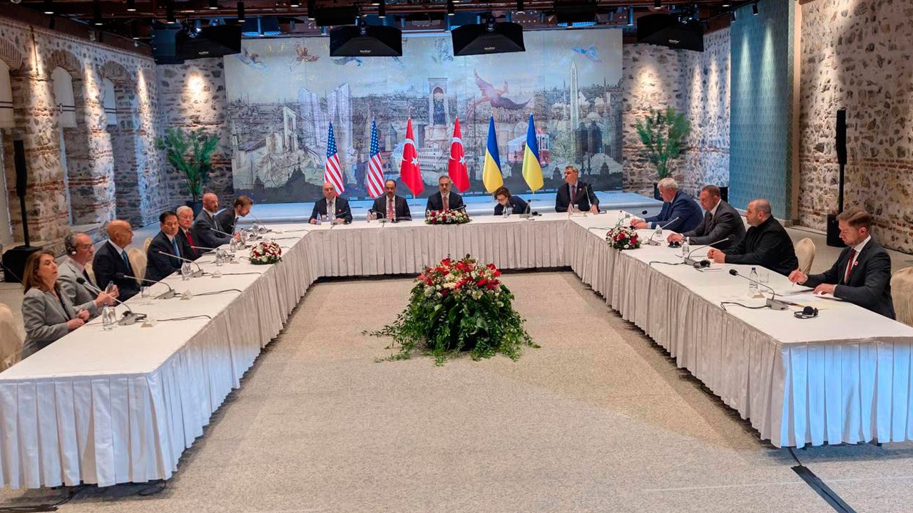 Опубликовано первое видео с переговоров США, Турции и Украины Опубликовано первое видео с переговоров США, Турции и Украины