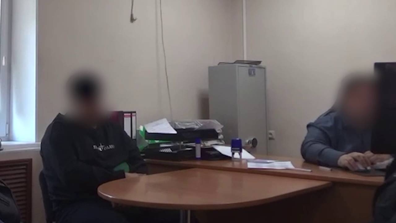 СК показал кадры допроса подростков, планировавших теракт на Ставрополье СК показал кадры допроса подростков, планировавших теракт на Ставрополье