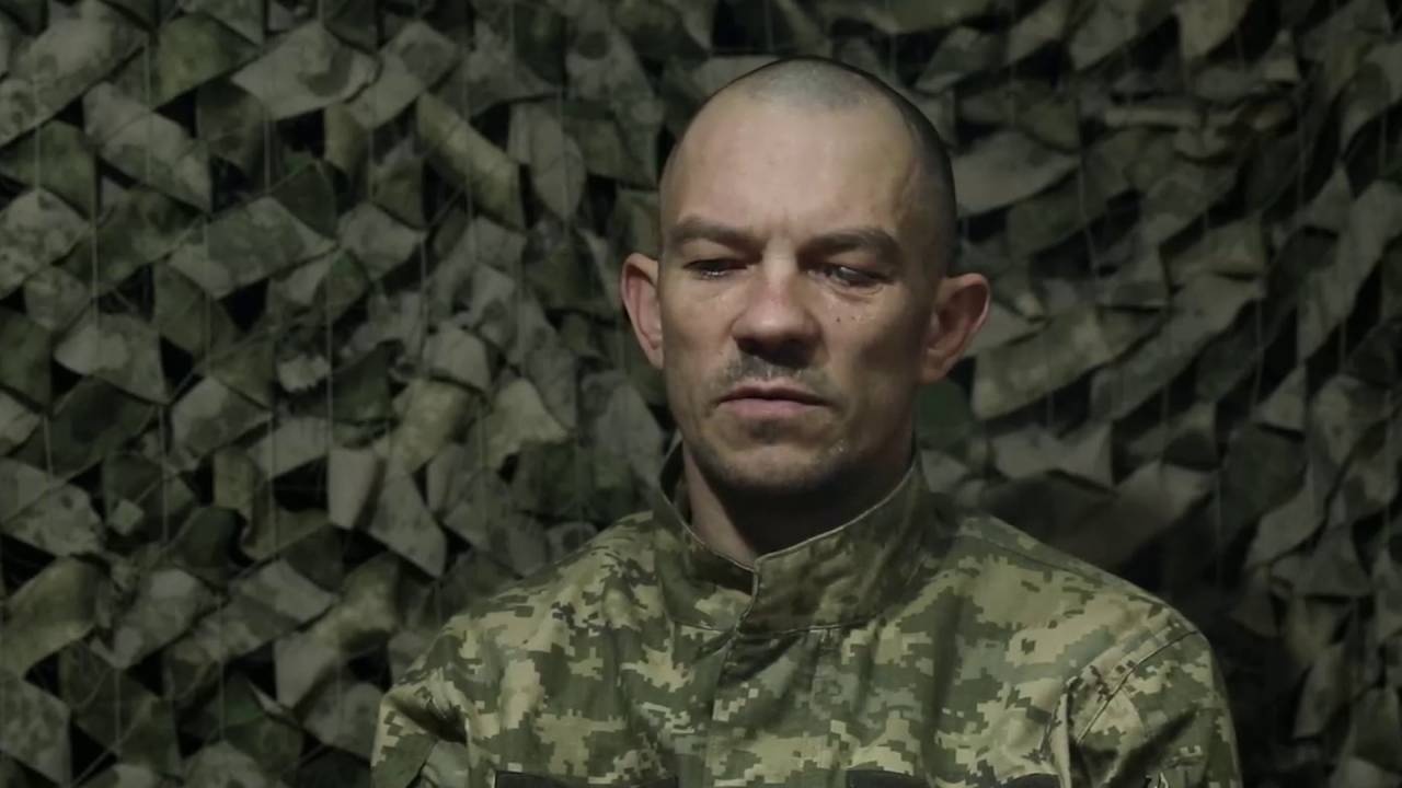 Пленный рассказал о глумлении «азовцев»* над телом убитого бойца ВС РФ Пленный рассказал о глумлении «азовцев»* над телом убитого бойца ВС РФ