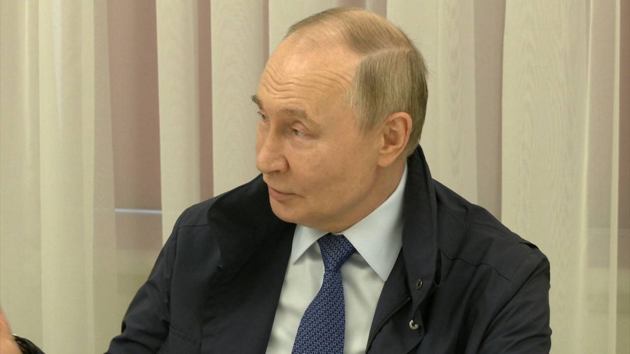 Путин: боевики ВСУ на конкурсе идиотов заняли бы второе место Путин: боевики ВСУ на конкурсе идиотов заняли бы второе место