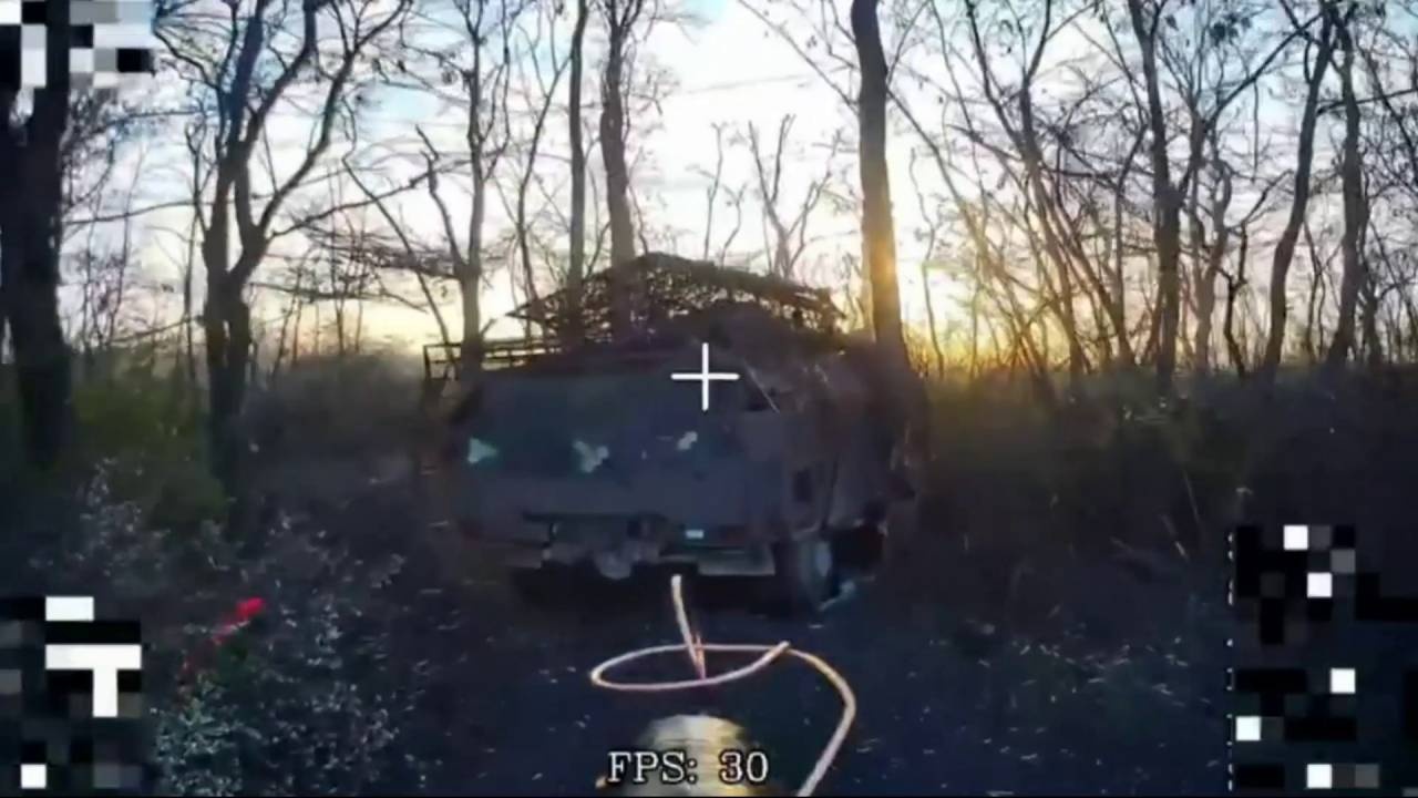 Российский FPV-дрон точным попаданием уничтожил «Казак» ВСУ под Харьковом Российский FPV-дрон точным попаданием уничтожил «Казак» ВСУ под Харьковом