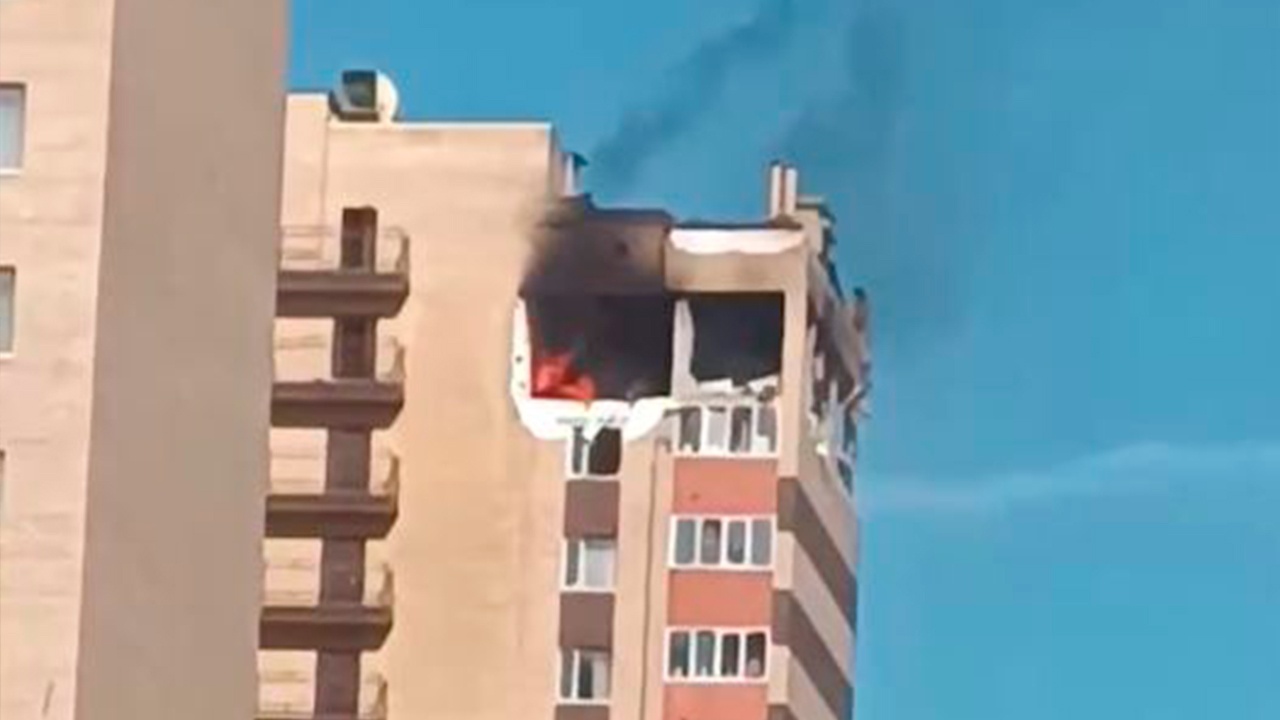 Взрыв уничтожил этаж жилой многоэтажки в Ставрополе Взрыв уничтожил этаж жилой многоэтажки в Ставрополе