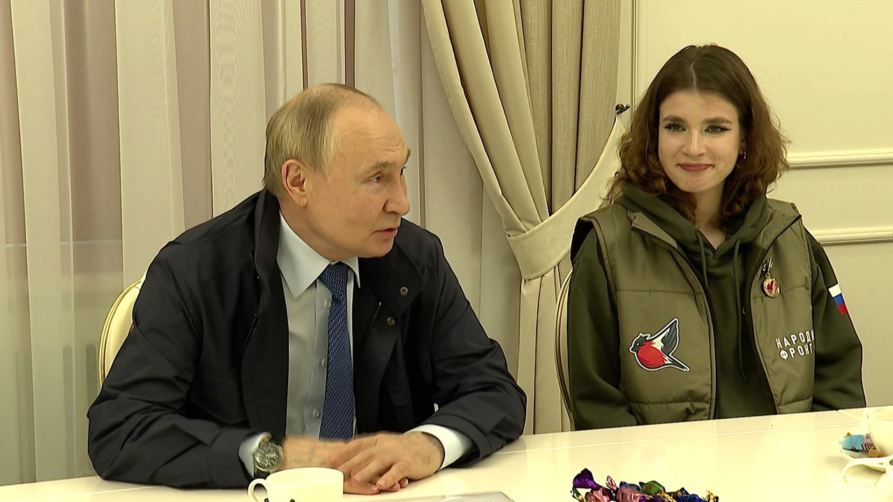 Путин: противник все еще пытается двигаться в сторону границы России Путин: противник все еще пытается двигаться в сторону границы России