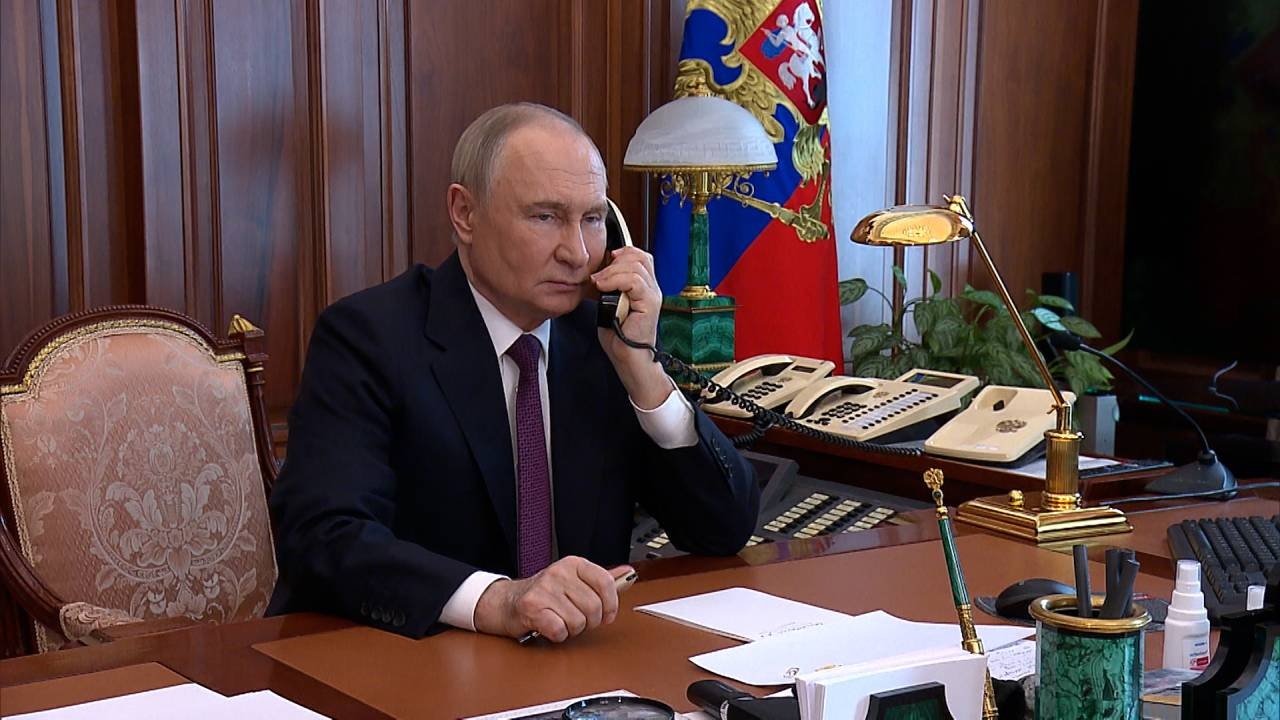 Путин пообещал отомстить боевикам ВСУ, обстрелявшим машину Волобуева Путин пообещал отомстить боевикам ВСУ, обстрелявшим машину Волобуева