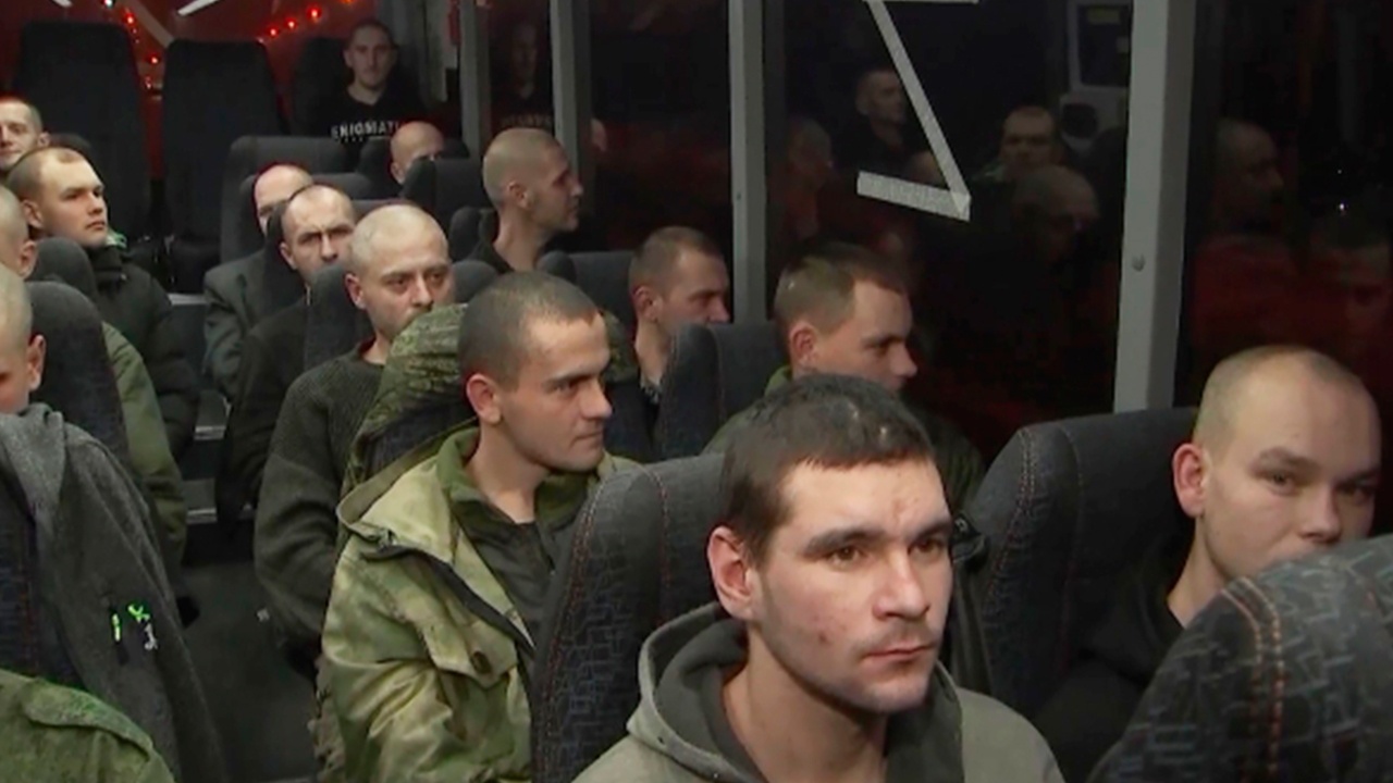 Песков: ведется работа по согласованию фамилий перед обменом военнопленными Песков: ведется работа по согласованию фамилий перед обменом военнопленными