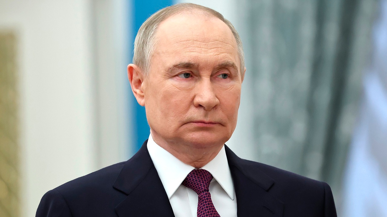 Путин подписал закон о льготном приеме в вузы детей участников боевых действий Путин подписал закон о льготном приеме в вузы детей участников боевых действий