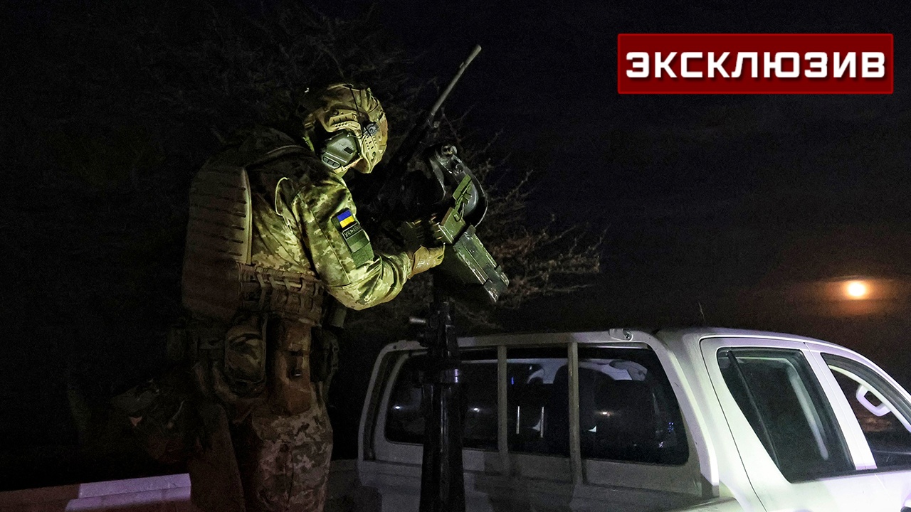 Украинские боевики добивают сдающихся в плен российским военнослужащим Украинские боевики добивают сдающихся в плен российским военнослужащим