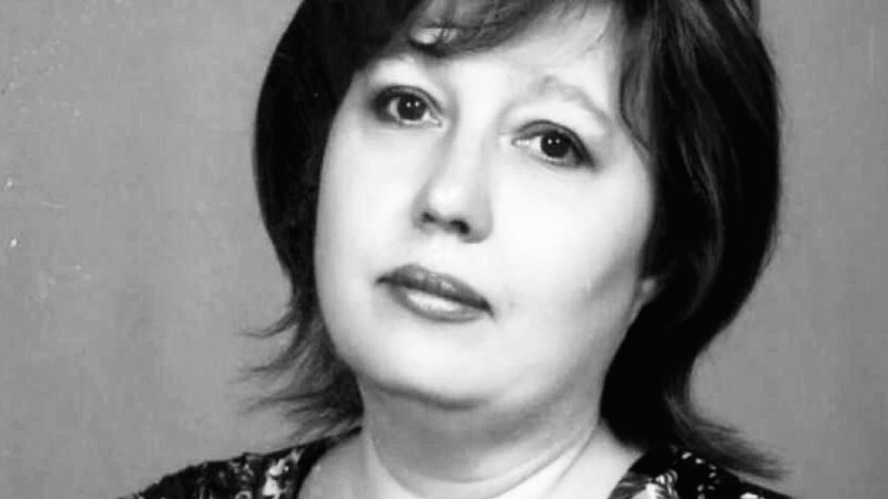 В Волгоградской области школьная учительница умерла на линейке В Волгоградской области школьная учительница умерла на линейке