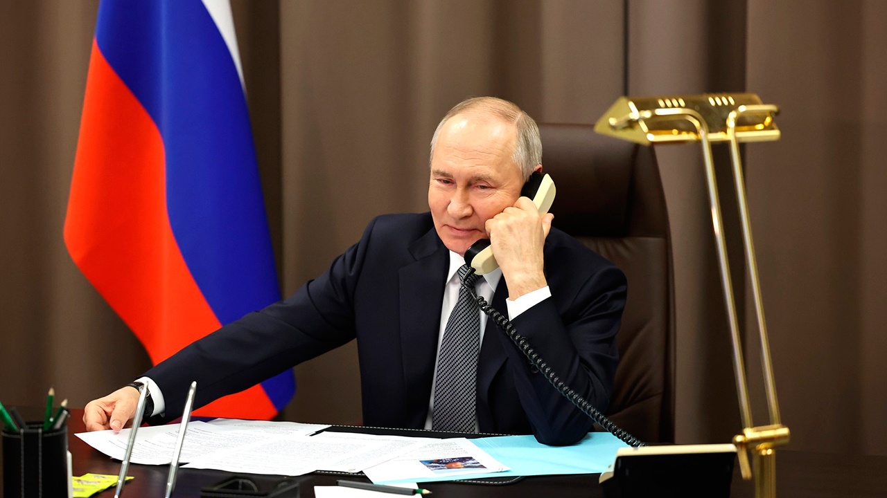 Путин поздравил футболистов и тренера «Краснодара» с чемпионством Путин поздравил футболистов и тренера «Краснодара» с чемпионством