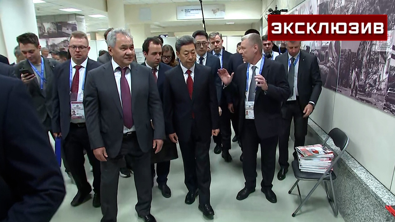 Шойгу показал члену политбюро ЦК Компартии Китая выставку о преступлениях ВСУ Шойгу показал члену политбюро ЦК Компартии Китая выставку о преступлениях ВСУ