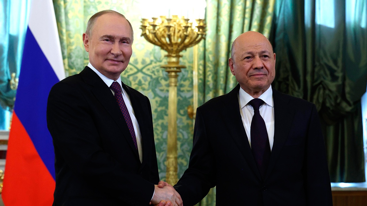 Путин пригласил лидера Йемена на российско-арабский саммит Путин пригласил лидера Йемена на российско-арабский саммит