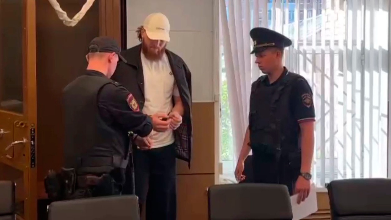 В Москве отправили под стражу отнявших у курьера 127 млн рублей В Москве отправили под стражу отнявших у курьера 127 млн рублей