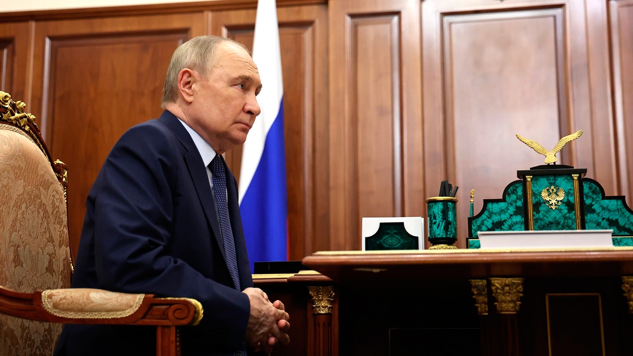 Путин поручил обеспечить поступление участников СВО на госслужбу Путин поручил обеспечить поступление участников СВО на госслужбу