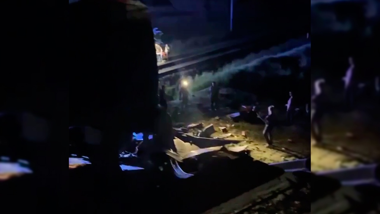 ВЦМК: при крушении моста в Брянске пострадали 31 человек, трое погибли ВЦМК: при крушении моста в Брянске пострадали 31 человек, трое погибли