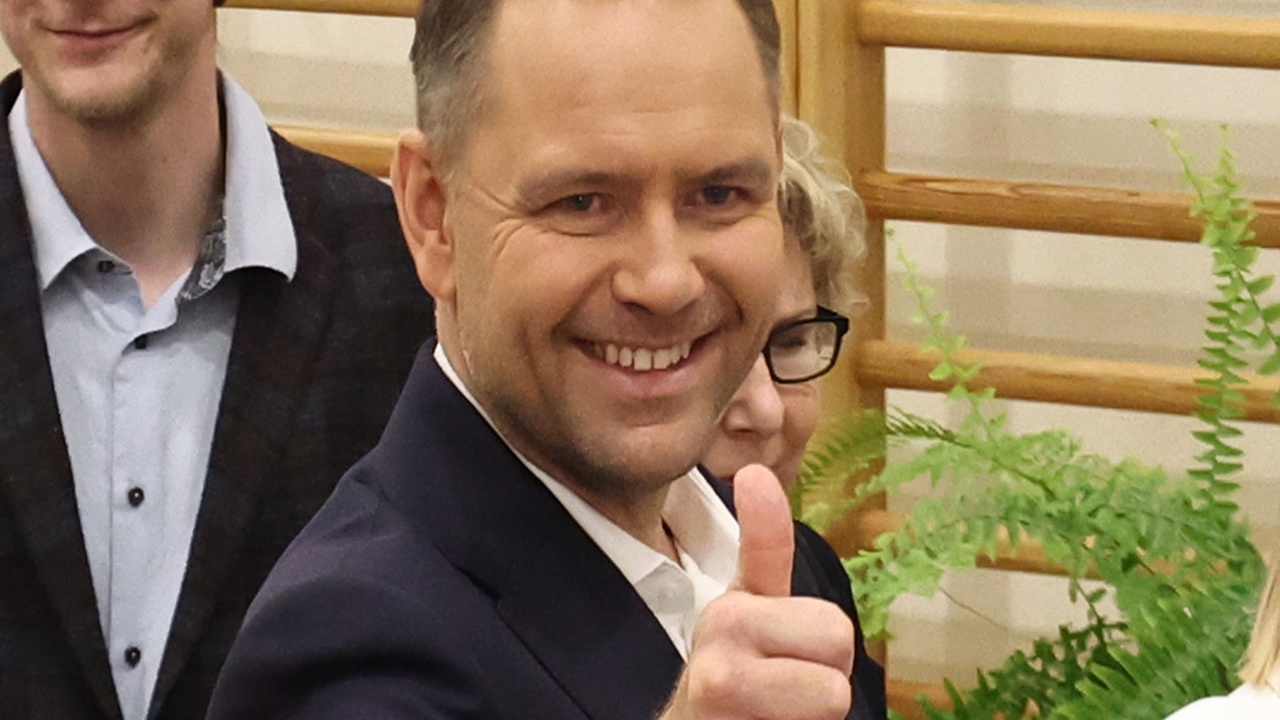 Навроцкий одержал верх на выборах президента Польши Навроцкий одержал верх на выборах президента Польши