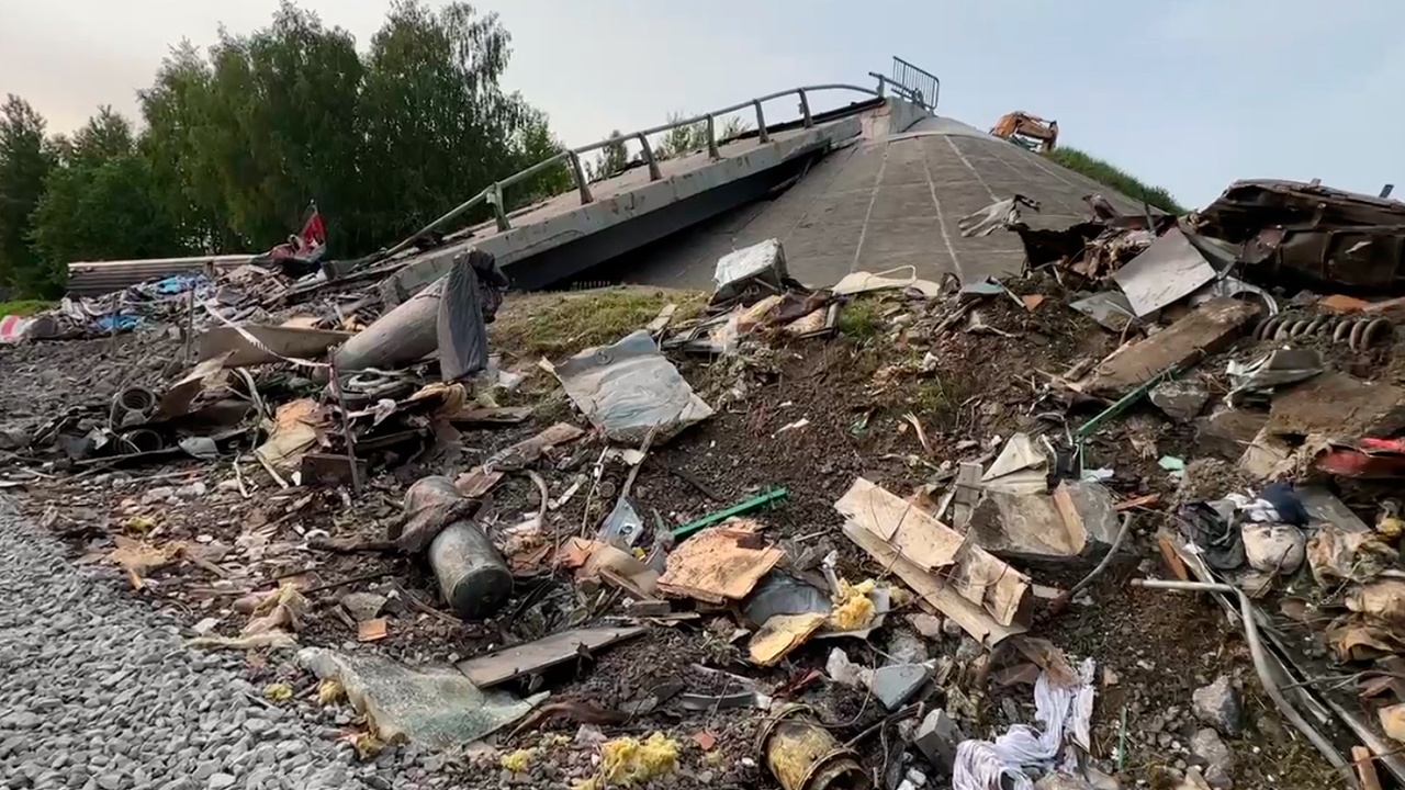 Число пострадавших при ЧП с поездом в Брянской области выросло до 97 человек Число пострадавших при ЧП с поездом в Брянской области выросло до 97 человек