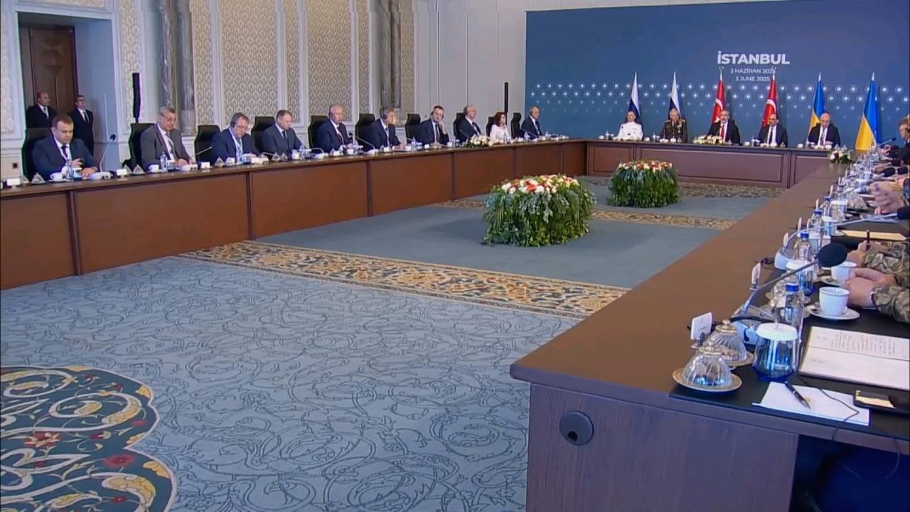 Российско-украинские переговоры начались в Стамбуле Российско-украинские переговоры начались в Стамбуле
