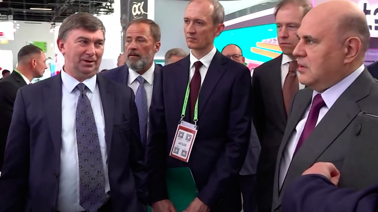 Мишустин заявил, что в IT-отрасли трудится почти миллион человек Мишустин заявил, что в IT-отрасли трудится почти миллион человек