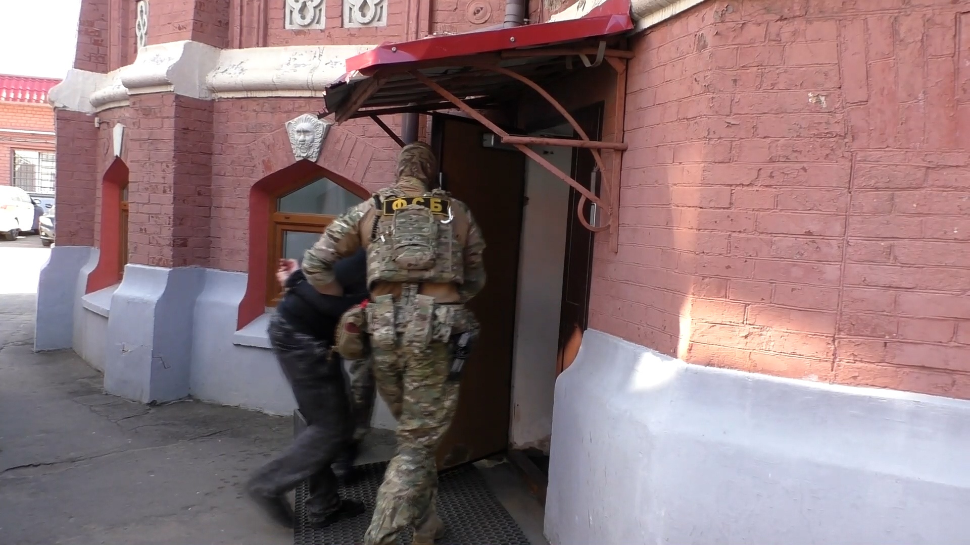 Суд дал от 15 до 29 лет устраивавшим поджоги и подрывы военных объектов в РФ Суд дал от 15 до 29 лет устраивавшим поджоги и подрывы военных объектов в РФ