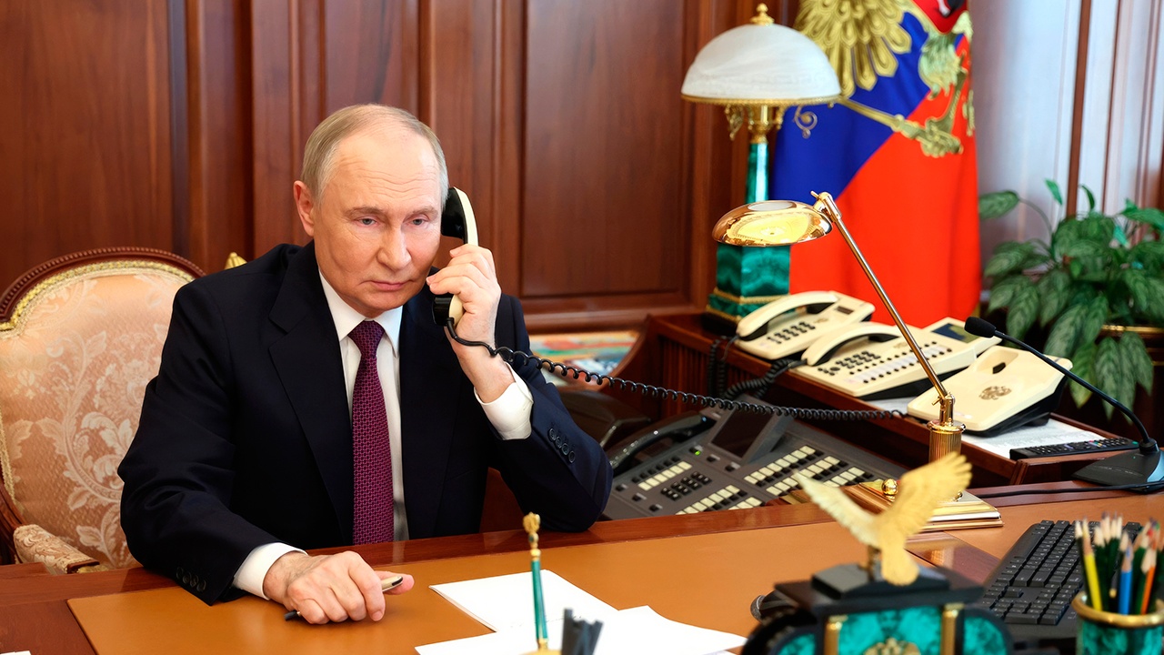 Путин в беседе с Трампом назвал переговоры в Стамбуле полезными Путин в беседе с Трампом назвал переговоры в Стамбуле полезными