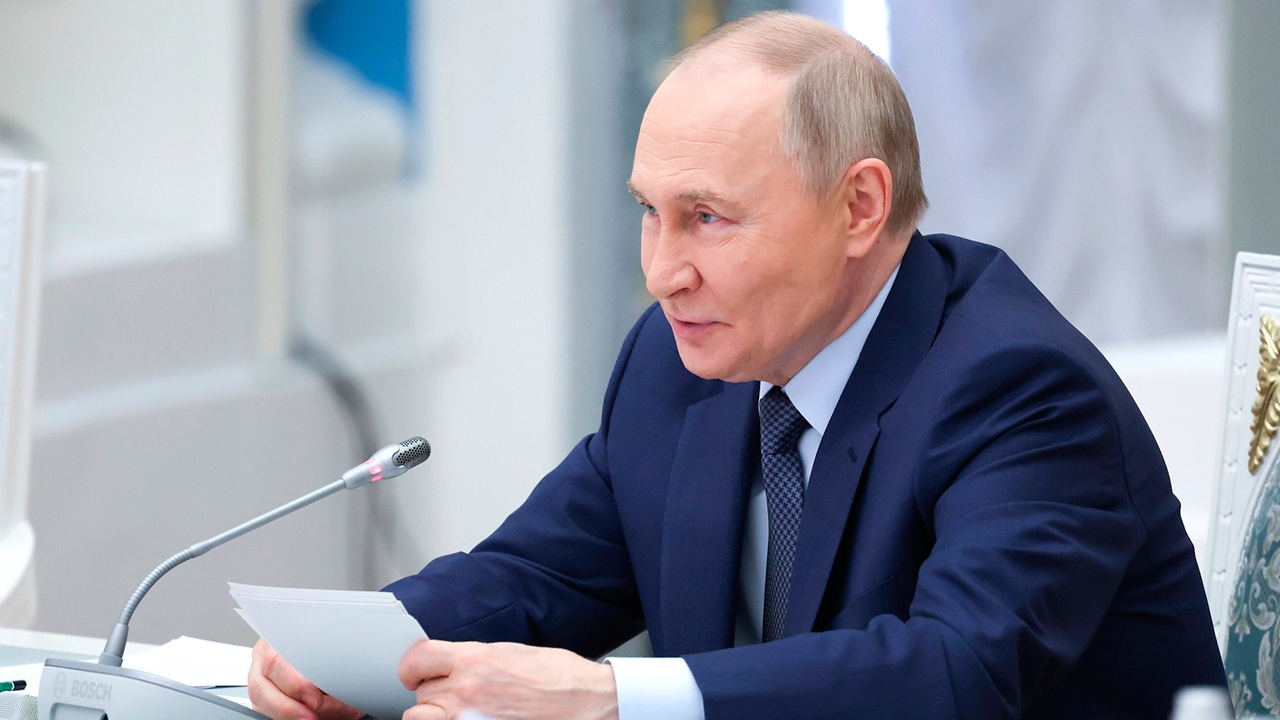 Путин поздравил мусульман России с праздником Курбан-байрам Путин поздравил мусульман России с праздником Курбан-байрам